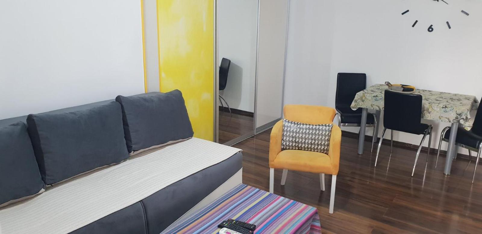 Yellow Apartment, Central Podgorica Buitenkant foto